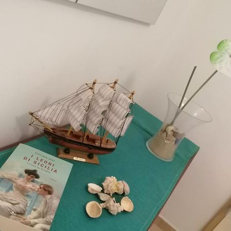 Casa Vacanze Aurora バレストラーテ エクステリア 写真